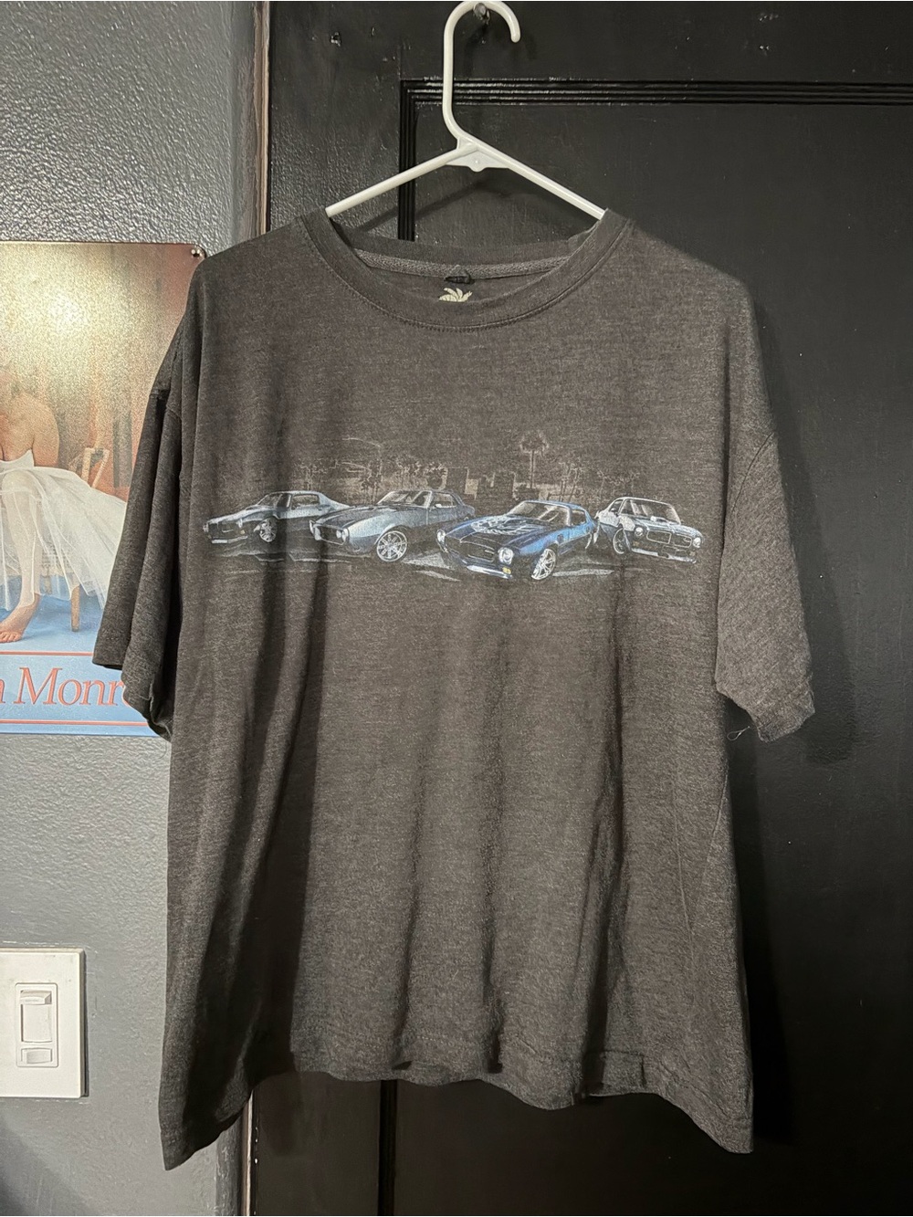 Vintage Gray Graphic Men’s Tee with Car Print